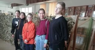 Воспитанники воскресной школы Пластунского прихода плетут сети (+ Фото)