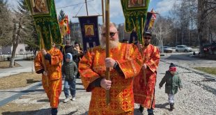 Свет Христов над Дальнегорском: сотни горожан прошли общегородским Крестным ходом (+ Фото)